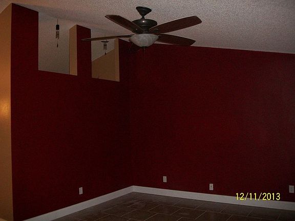 4th image of 10 Belvedere Ln