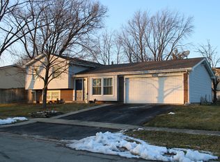 196 Lafayette Dr, Bolingbrook, IL