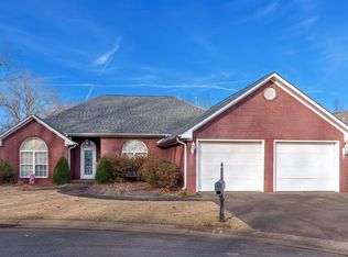 322 Dunolly Ln, Florence, AL 35633