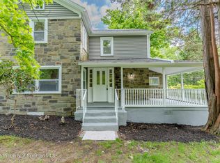 101 Homestead Dr, Dingmans Ferry, PA 18328