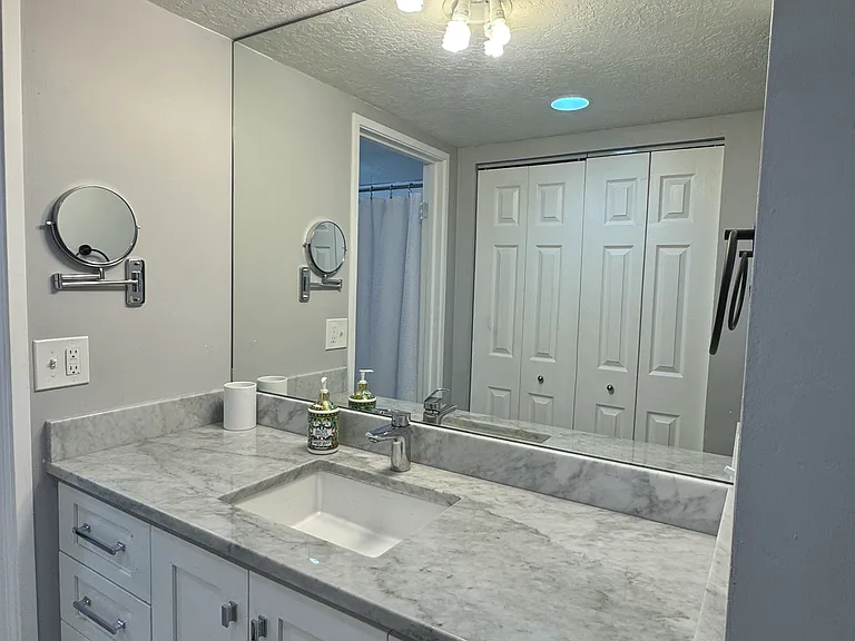 245 N Vine St #407 — Photo 40