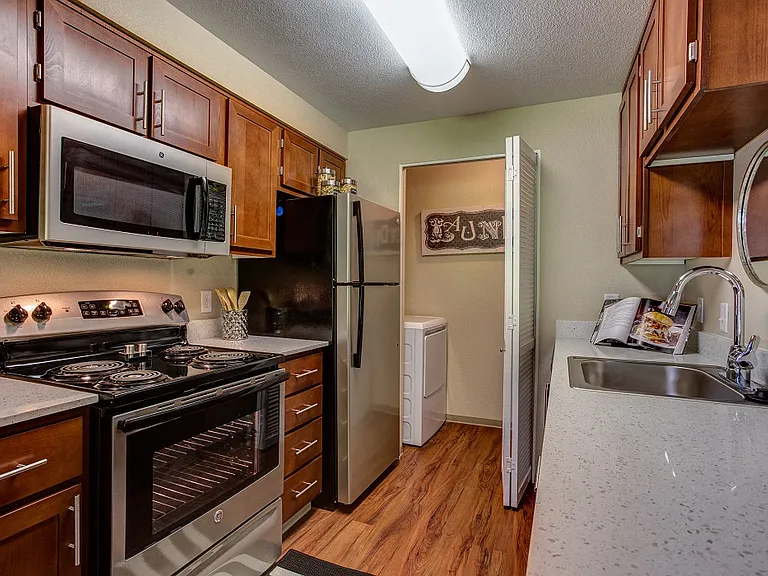 Commons at Creekside Apartments — Photo 2