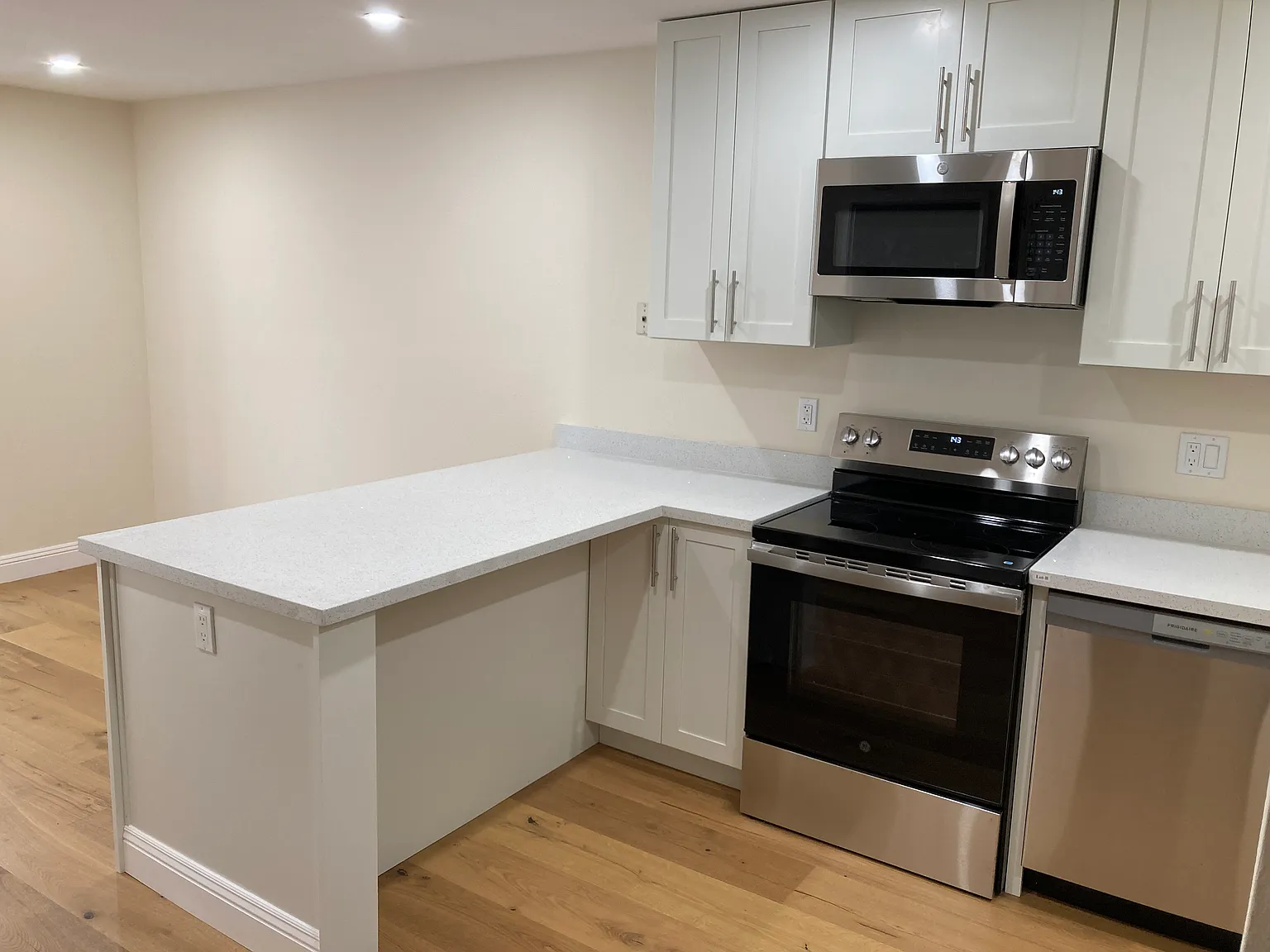 2 bed, $4,995 — Photo 3
