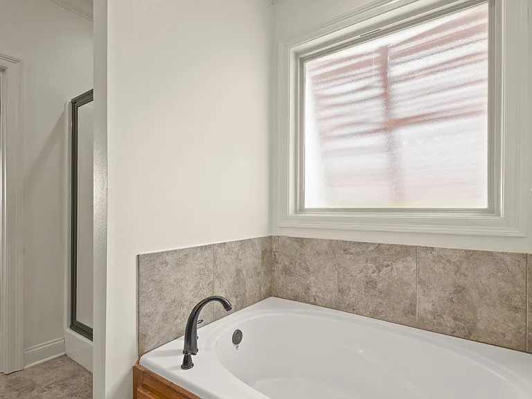10533 Island Rd — Photo 31