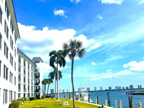 100 PARADISE HARBOUR Boulevard #212, North Palm Beach, FL 33408