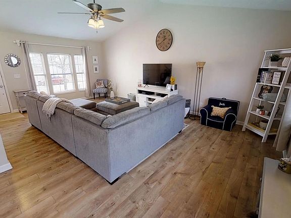 4th image of 1172 Wild Flower Ln
