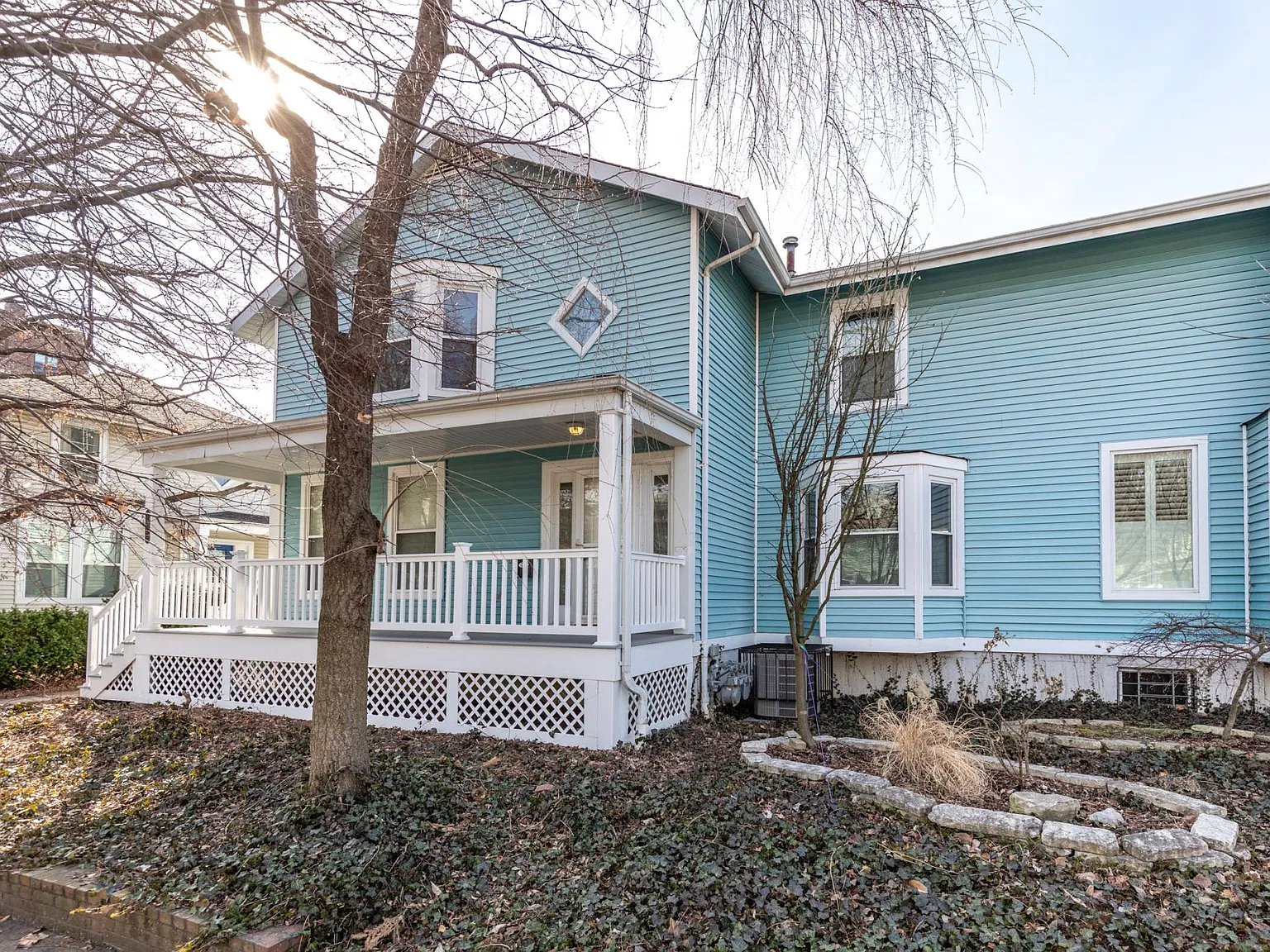 3 bed, 2.5 bath, 1536 sqft, $2,400 — Photo 3
