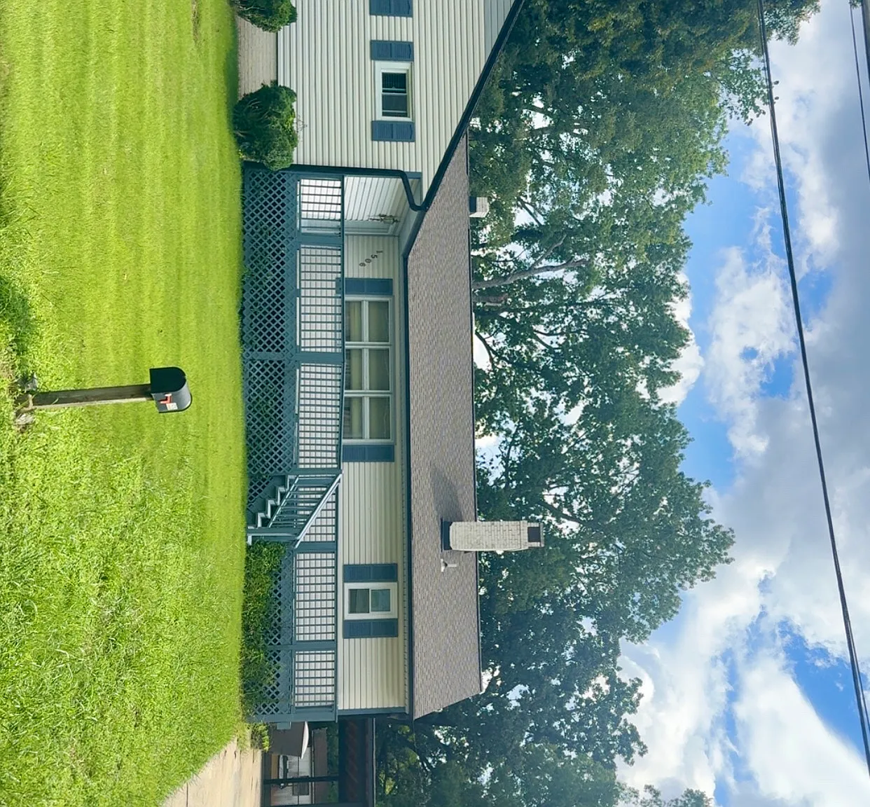 4 bed, 2700 sqft, $2,700 — Photo 2