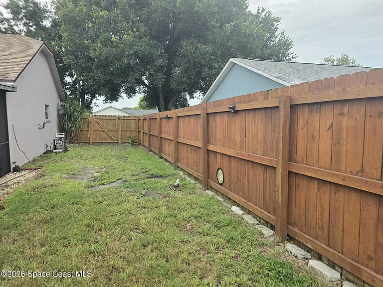 870 Spirea Dr — Photo 22