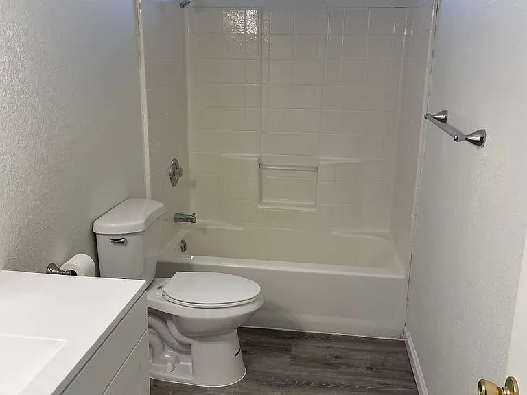 1171 Regency Dr — Photo 10