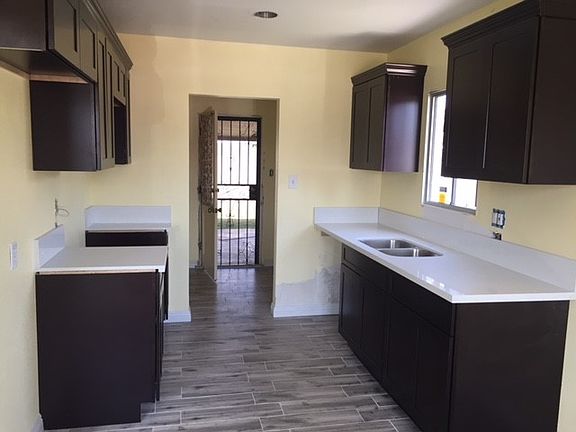 3rd image of 643 N Del Norte Ave