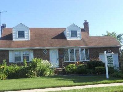 248 N Cedar St, Massapequa, NY, 11758