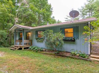 64 Osage Dr, Scaly Mountain, NC 28775