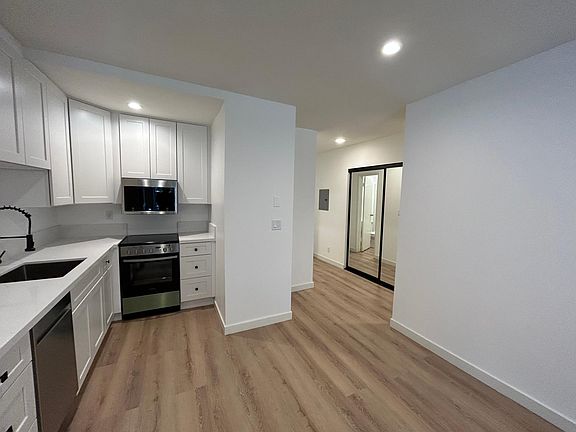 4th image of 10722 Missouri Ave #5