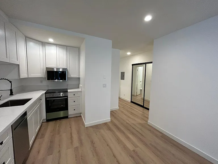 10722 Missouri Ave #5 — Photo 4