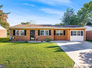 12 Defoe Cir, Newark, DE 19702