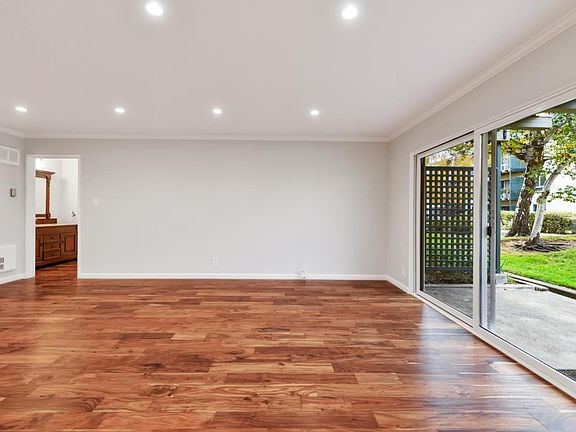 4th image of 845 N Humboldt St APT 207