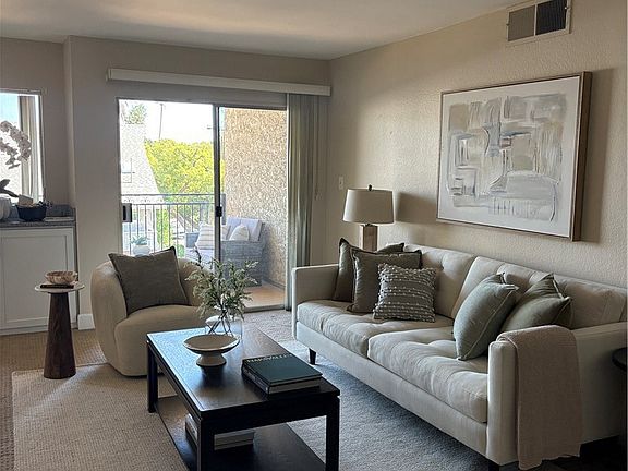 3rd image of 277 Pleasant St Unit 206
