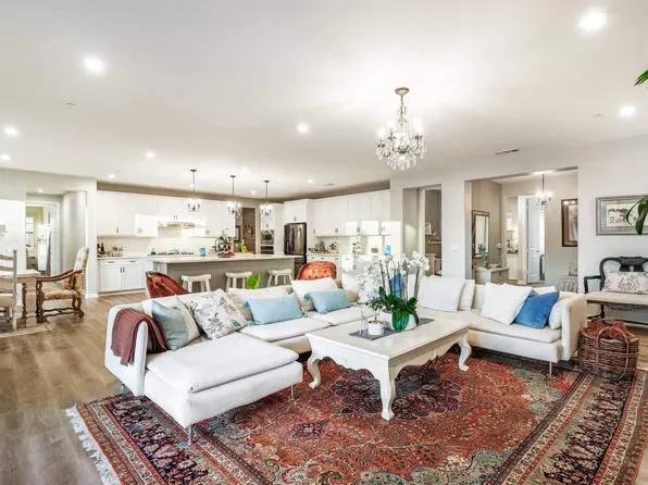 2325 E Lincoln Ave, Escondido, CA 92027