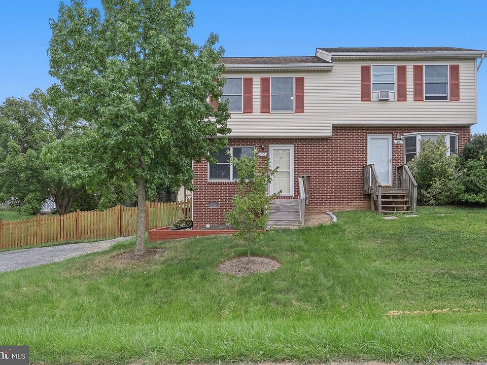 1st image of 106 Lakeridge Dr