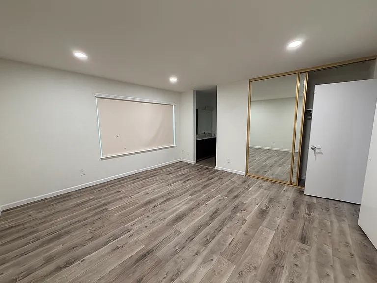 1302 Mossbrook Ct — Photo 17