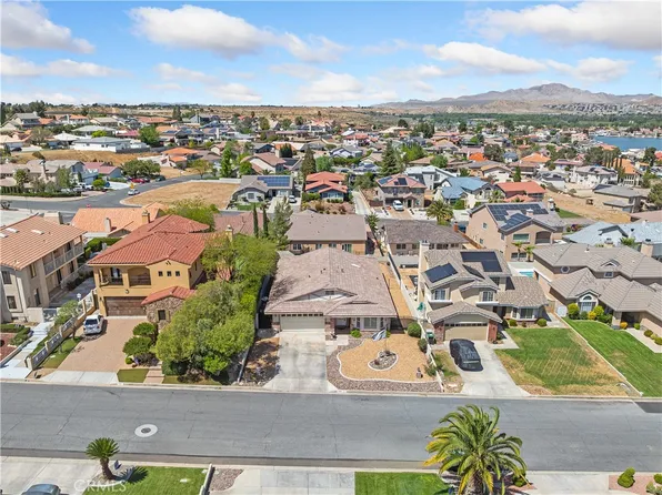 17880 Ferndell Ln, Victorville, CA 92395