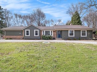 26227 La Muera St, Farmington Hills, MI