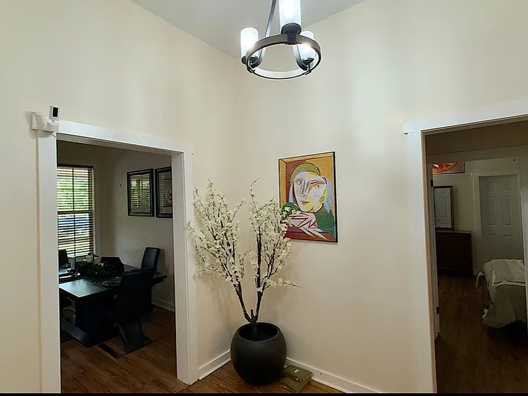 226 Huger St — Photo 3