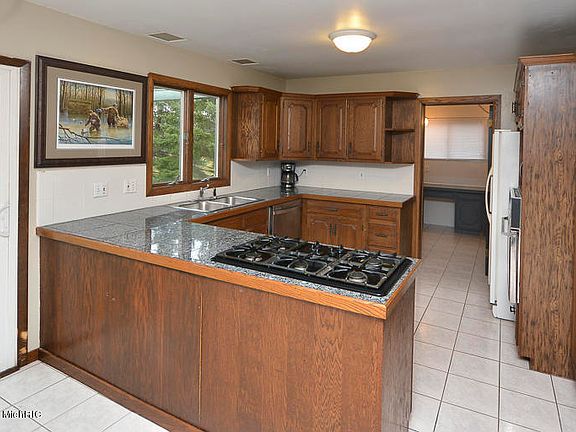 5th image of 10533 S 27th St