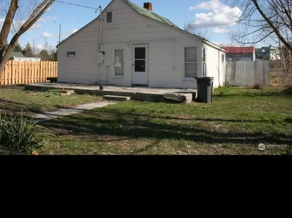115 N Main St, Washtucna, WA 99371