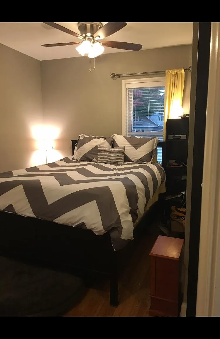 2 bed, 1000 sqft, $1,750 — Photo 3