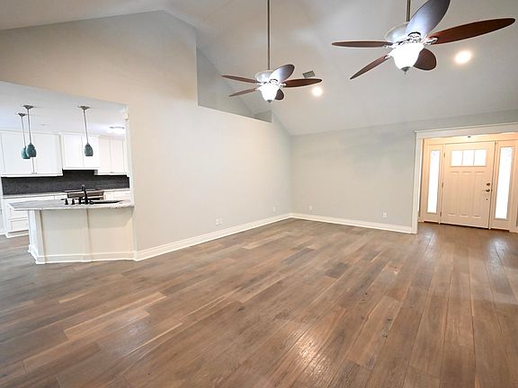 5th image of 202 Shell Dr