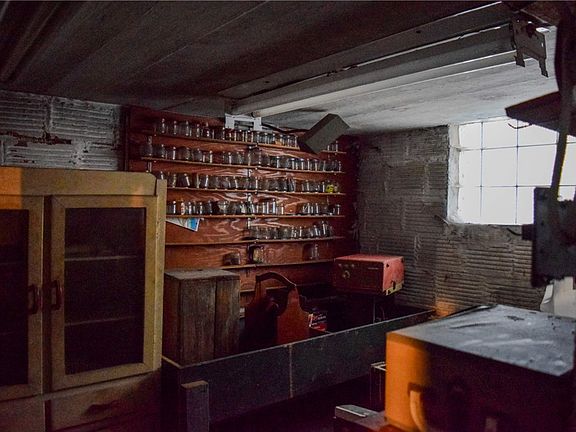 4th image of 908 Liberty St