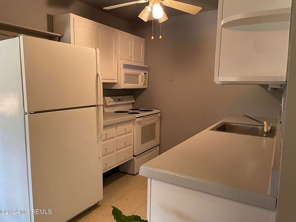 1st image of 364 Chesterfield Court #D