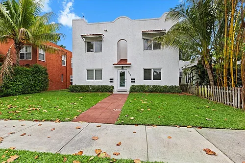 518 Biscayne Dr #B Photo 1