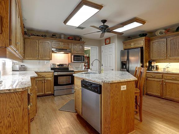 3rd image of 313 Belle Grove Blvd