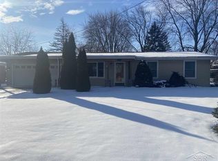 4869 Hanover Dr, Saginaw, MI 48603