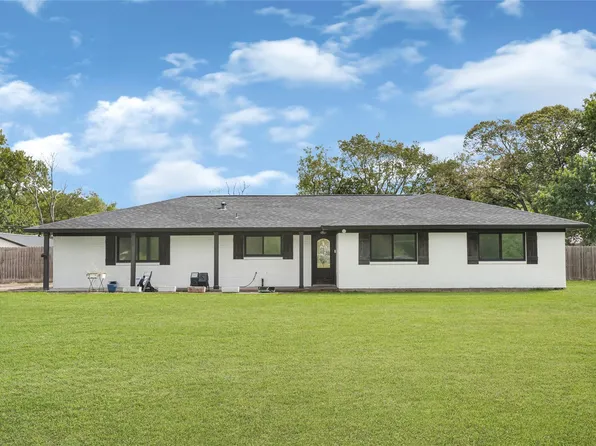 302 County Road 893a, Angleton, TX 77515