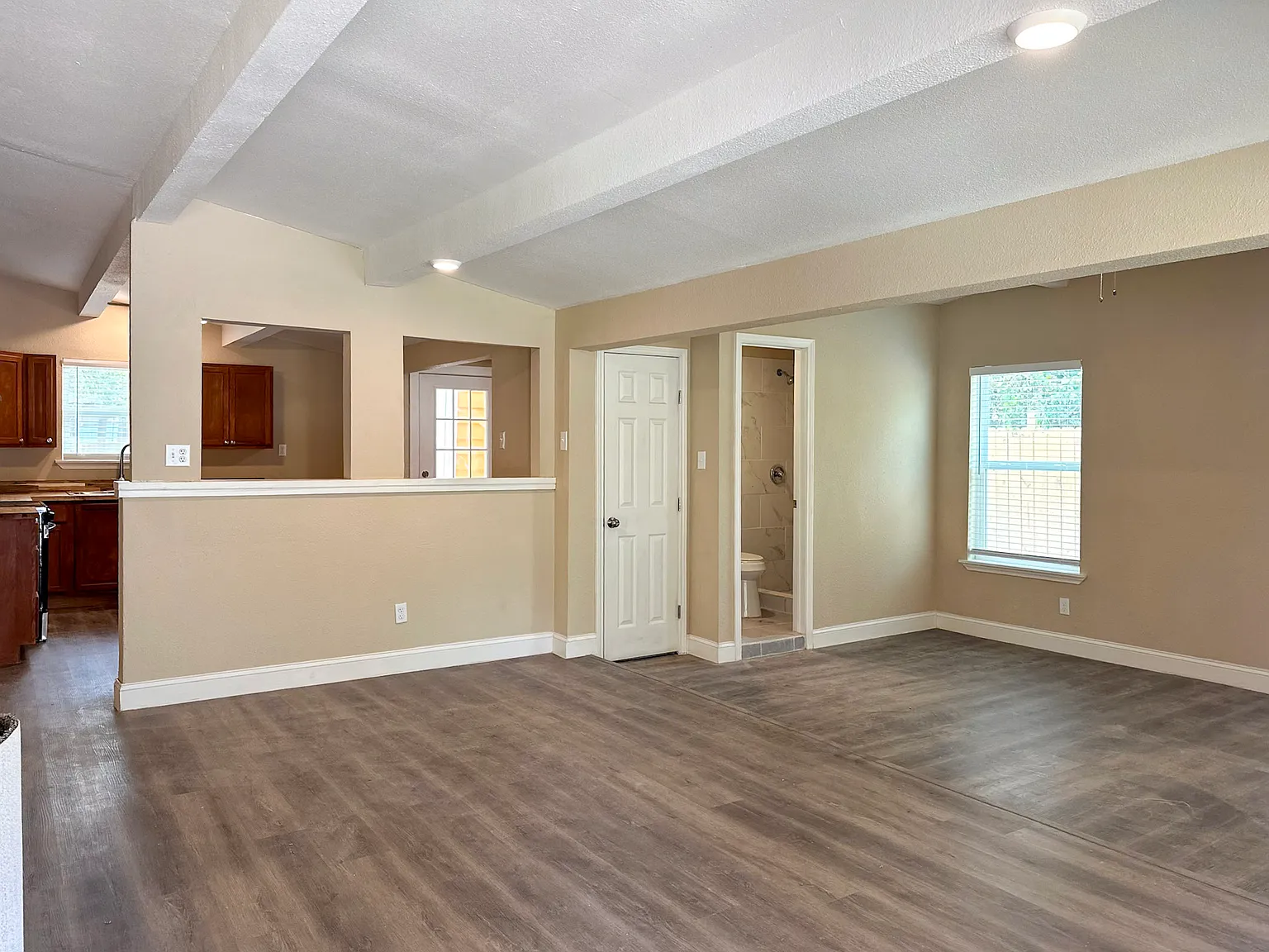4 bed, $2,600 — Photo 3