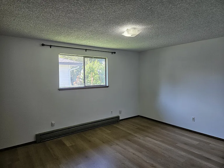 1903 N Parklane Ave — Photo 11