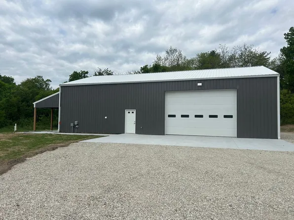 3398 Appleyard Rd, Wamego, KS 66547