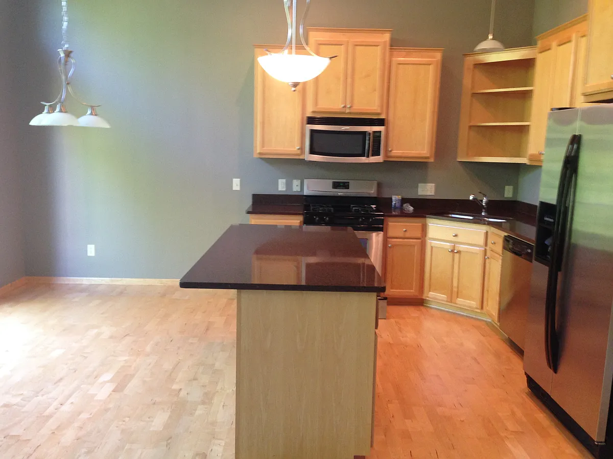 Building Photo - 8362 Cedarview Cir