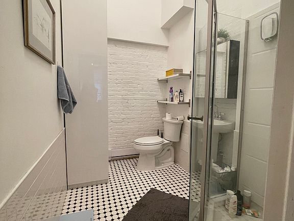 5th image of 444 Broome St #2