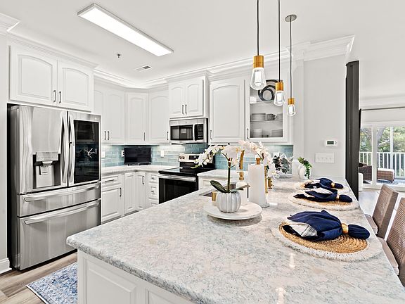 3rd image of 601 Hillside Dr. N #1406