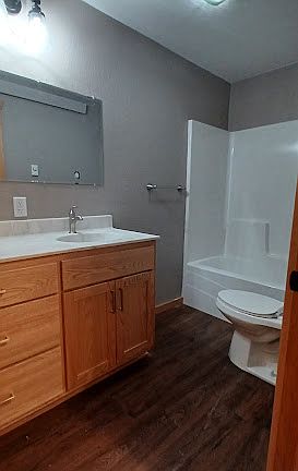 4th image of 120 3rd St S #4
