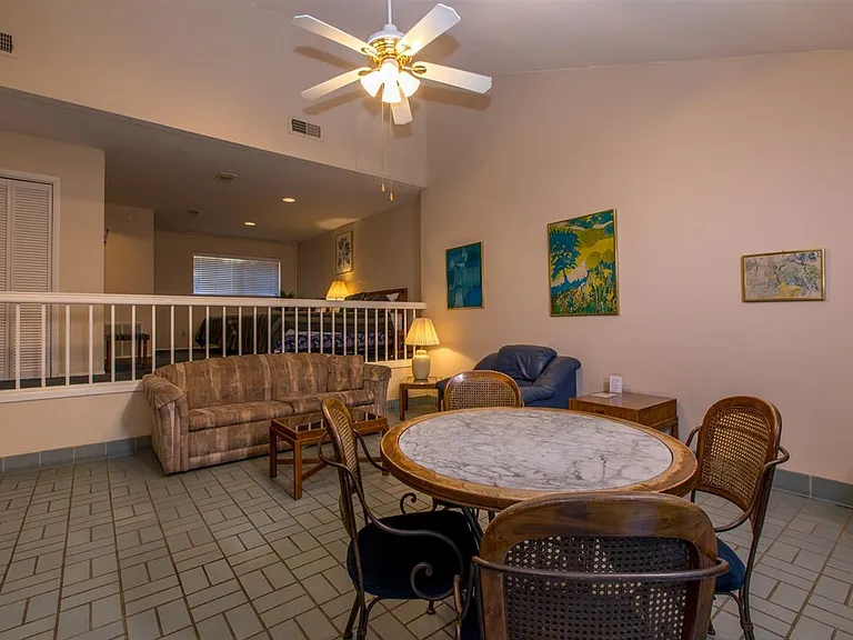 409 Club Villa — Photo 7