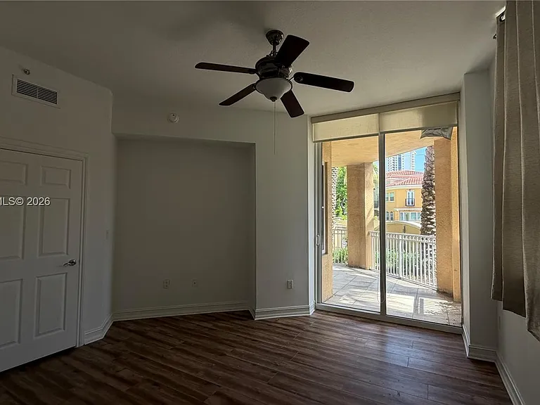 3001 NE 185th St #129 — Photo 27