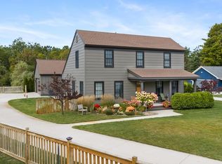 1021 Woodridge Dr, Petoskey, MI 49770