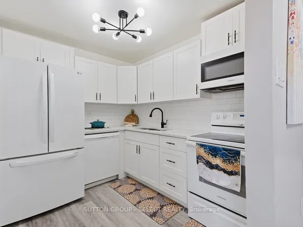 1582 Ernest Ave #304, London, ON N6E 2S4