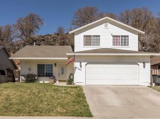 920 Pearl Cir, Susanville, CA 96130